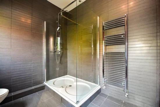 Quirky 4 Bedroom Apartment With Terrace Cardiff Esterno foto