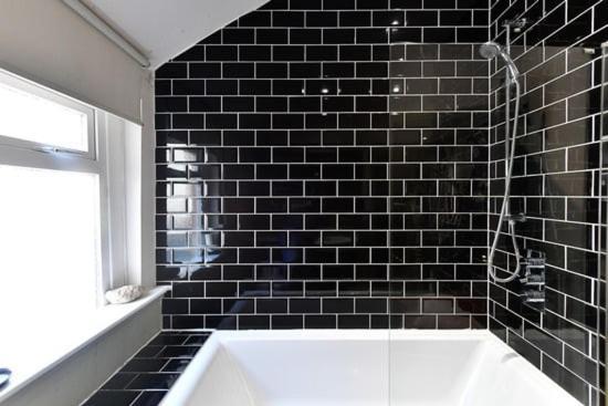 Quirky 4 Bedroom Apartment With Terrace Cardiff Esterno foto